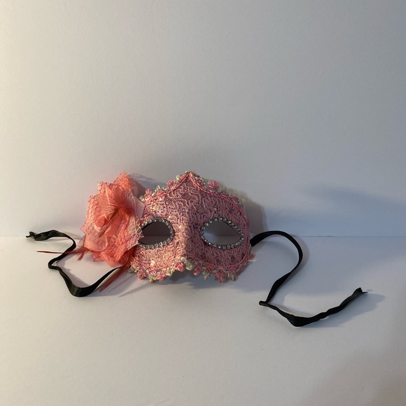 Pink Masquerade Mask - Picture 2 of 4